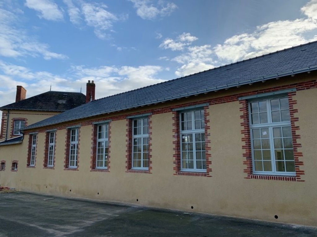 Ravalement De Façade De L'école à Saint Denis D'Anjou (53)